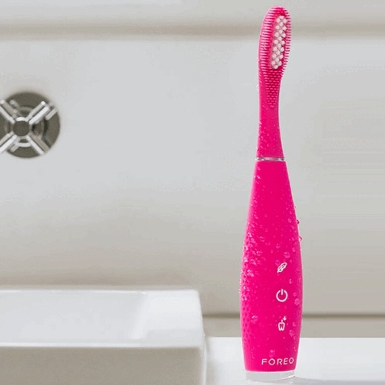 Foreo ИССА 4 Щетка зубная звуковая гибридная фуксия